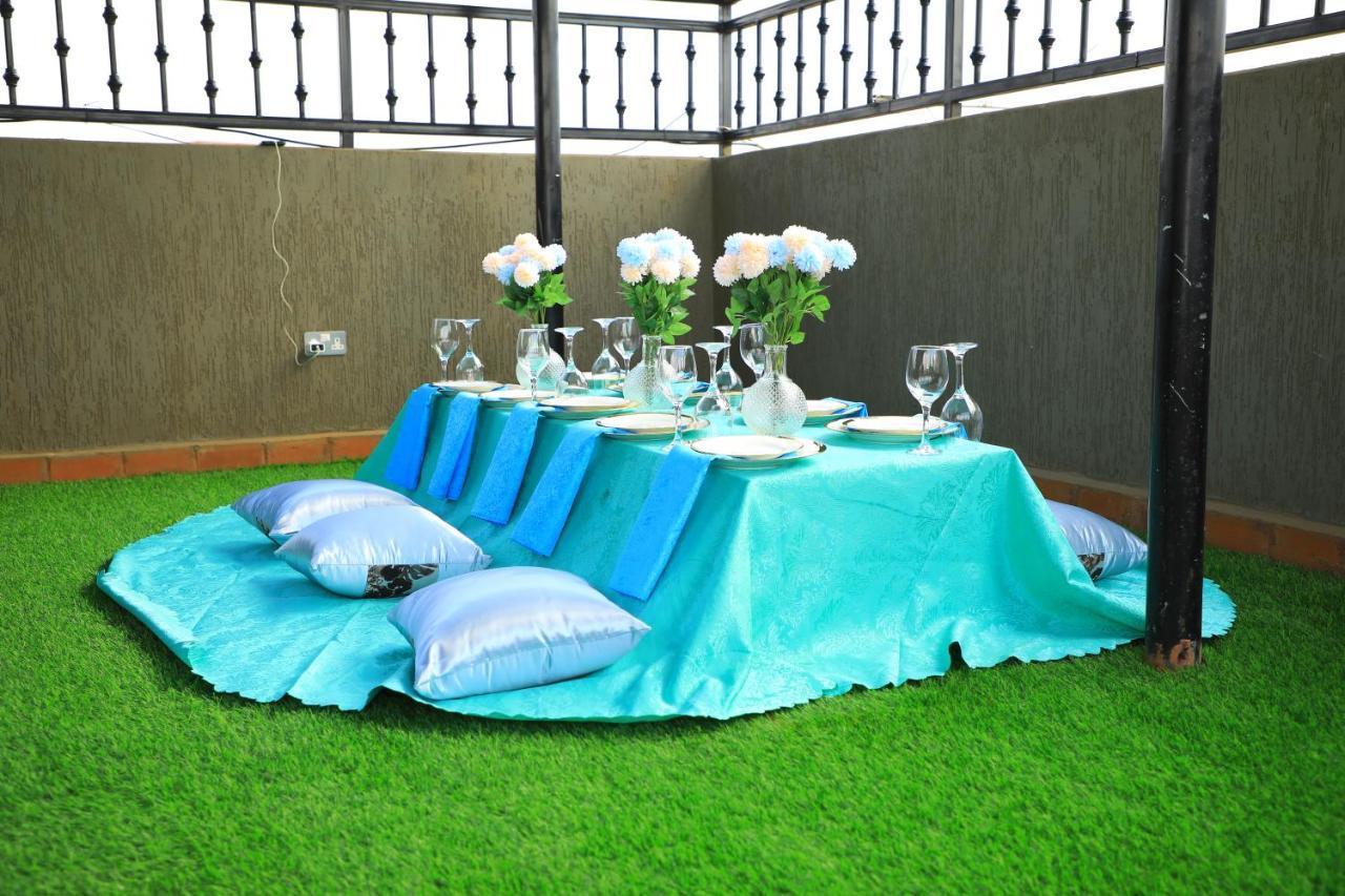 Galaxy Motel Кампала Экстерьер фото